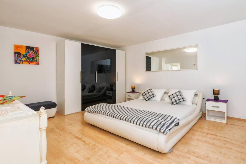Relaxing 2Bd Apartment, Ground Floor - Walk To Old Town سبليت المظهر الخارجي الصورة