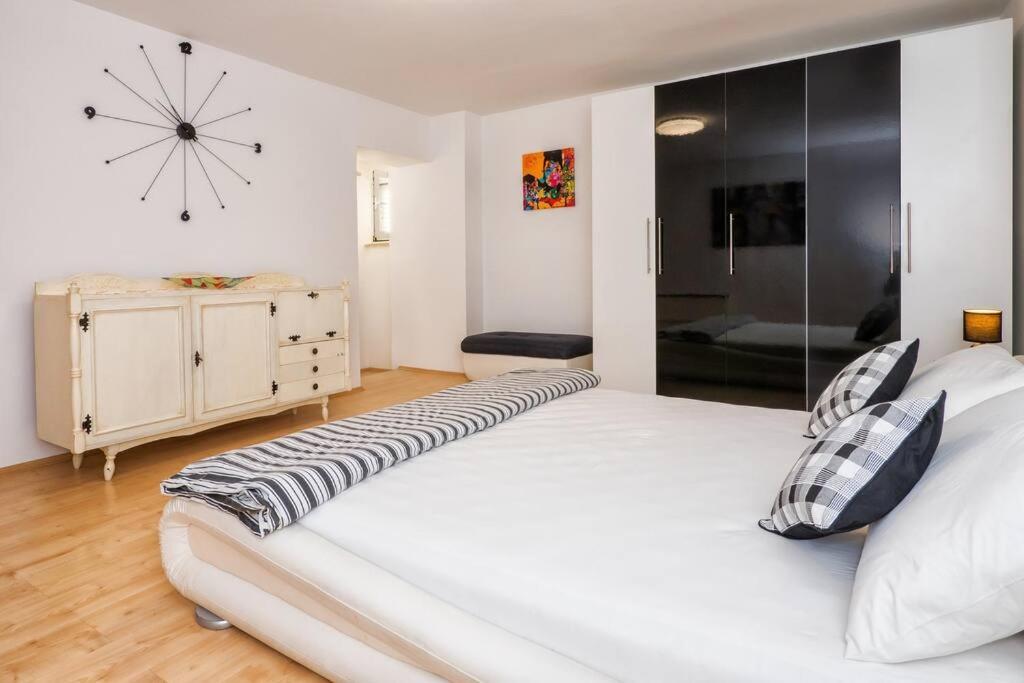 Relaxing 2Bd Apartment, Ground Floor - Walk To Old Town سبليت المظهر الخارجي الصورة