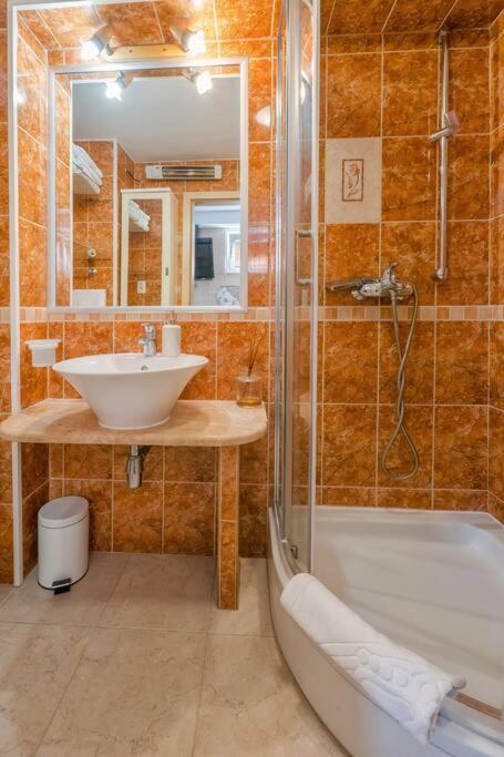 Relaxing 2Bd Apartment, Ground Floor - Walk To Old Town سبليت المظهر الخارجي الصورة