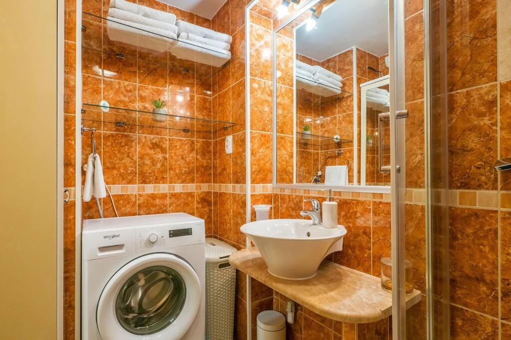 Relaxing 2Bd Apartment, Ground Floor - Walk To Old Town سبليت المظهر الخارجي الصورة