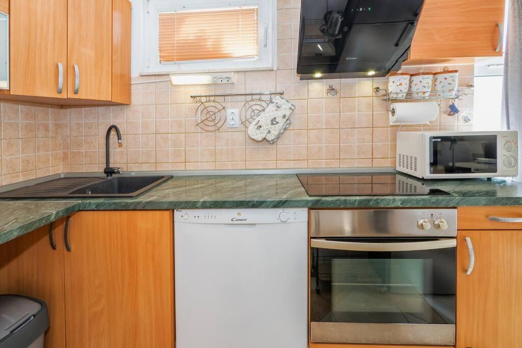 Relaxing 2Bd Apartment, Ground Floor - Walk To Old Town سبليت المظهر الخارجي الصورة