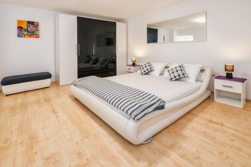 Relaxing 2Bd Apartment, Ground Floor - Walk To Old Town سبليت المظهر الخارجي الصورة