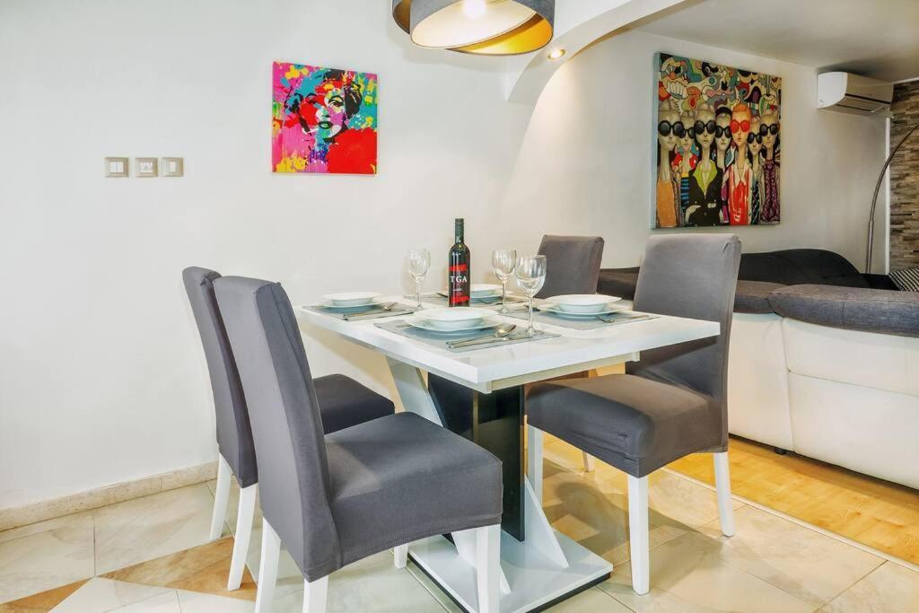Relaxing 2Bd Apartment, Ground Floor - Walk To Old Town سبليت المظهر الخارجي الصورة
