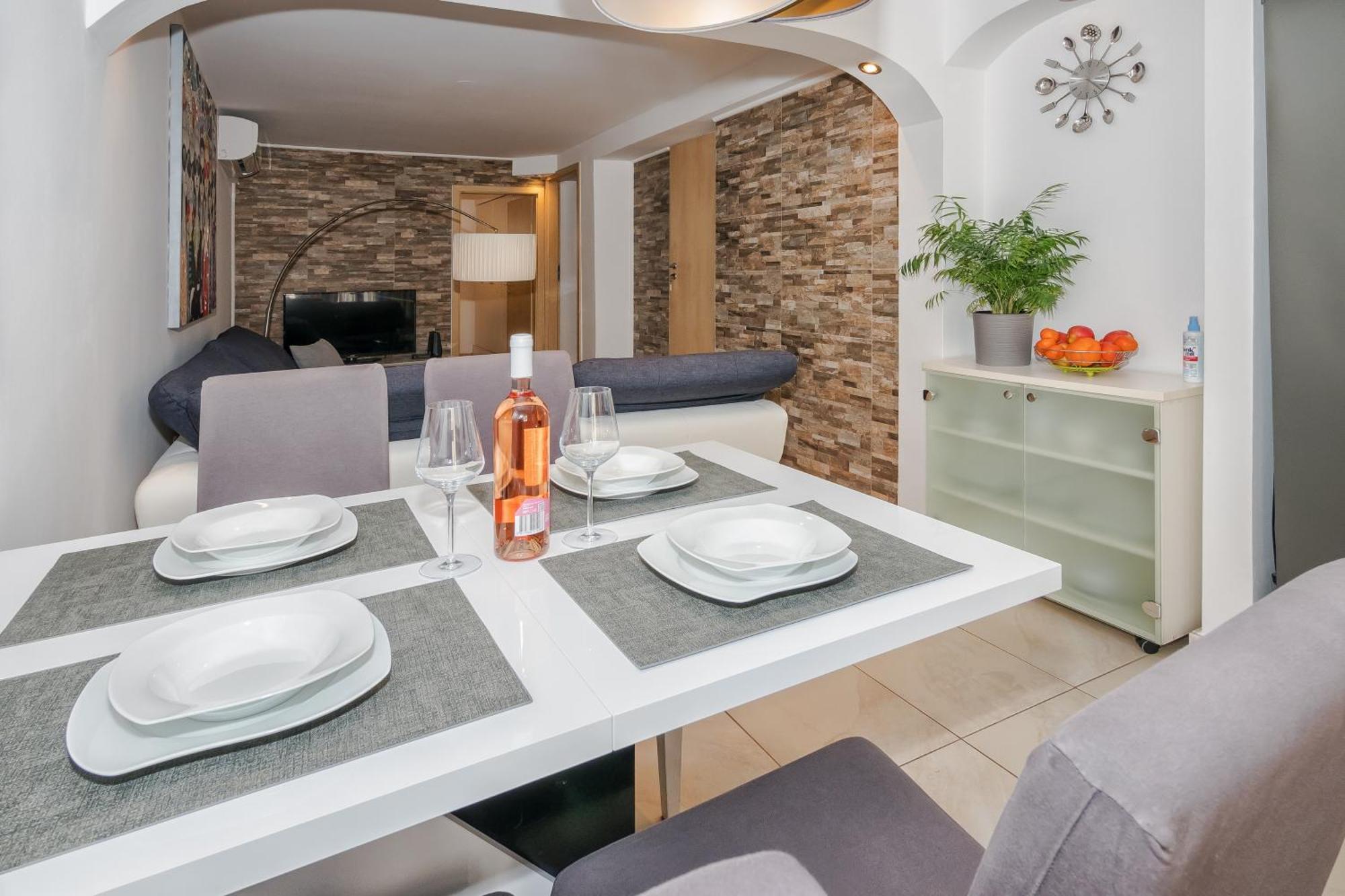 Relaxing 2Bd Apartment, Ground Floor - Walk To Old Town سبليت المظهر الخارجي الصورة