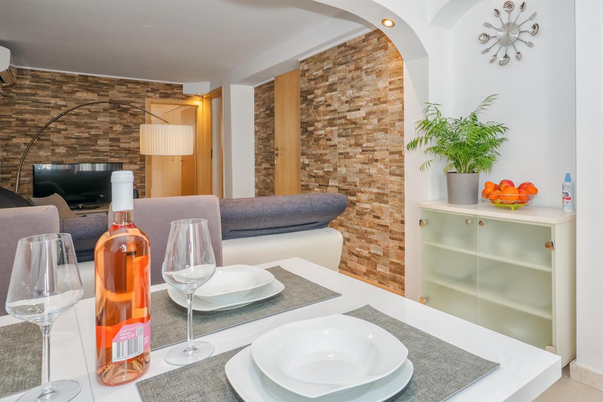 Relaxing 2Bd Apartment, Ground Floor - Walk To Old Town سبليت المظهر الخارجي الصورة